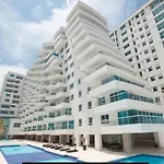 Condo With Direct Access To Cartagena\'S Best Beach
